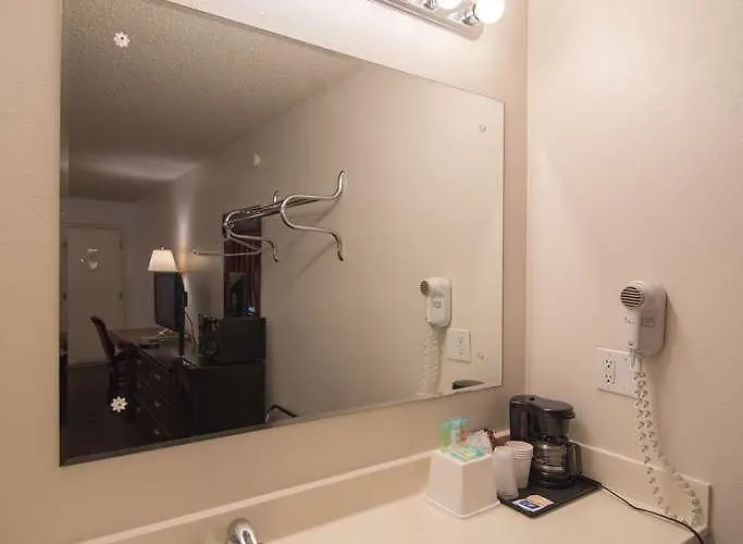8 Motel Laramie