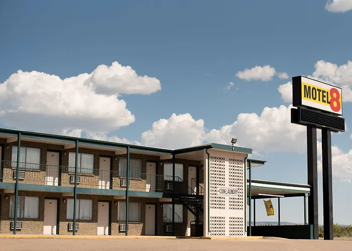 8 Motel 2*