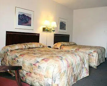 8 Motel 2*